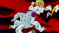 Gokugivesabuttwhoopingtofrieza.png