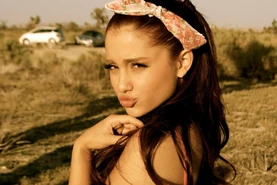 Tumblr m4p9n2GMSr1ql479do1 1280