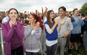 Victoria+Justice+Ariana+Grande+Nickelodeon+wU3wQ2CbTUUl