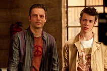 WEEDS-Game-Played-Season-7-Episode-3-3