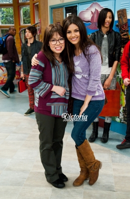 http://images2.wikia.nocookie.net/__cb20120608112622/victorious/images/5/52/Normal_07.JPG