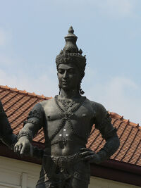 200px-Suryavarmanstatue.jpg