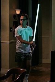 The-Lightsaber-the-big-bang-theory-8430412-288-431