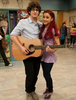Victorious-blonde-5