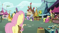 Pipsqueak in the background S2E19