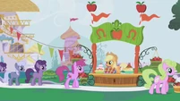 Applejack's dream of the Gala S01E03