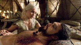 Drogo agonizando HBO