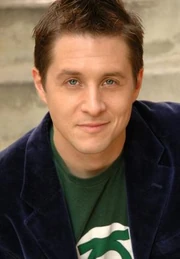 Yuri Lowenthal