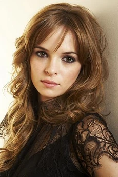 Danielle-panabaker-danielle-panabaker-4682609-314-471