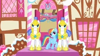Rainbow teasing the guards S1E22