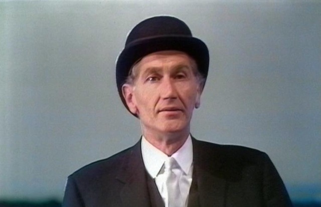 http://images2.wikia.nocookie.net/__cb20120727181815/tardis/images/4/40/Unnamed_Time_Lord.jpg