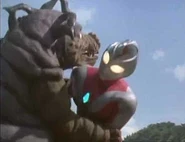 Bao-on playing with Ultraman Dyna Strong Type 2