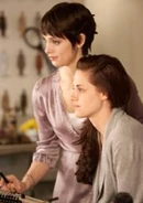 180px-Breaking-dawn-stills-05022011-04