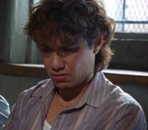 1x04 Eduardo Salcido