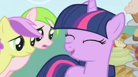 Twilight done with Applejack S1E01