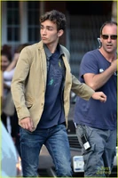 Lily-collins-robert-sheehan-city-bones-04