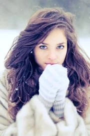 180px-Blue-eyes-curly-hair-globes-pretty-girl.-snow-thinspiration-white-Favim.com-69980