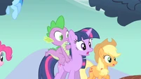 Twilight & Applejack gasp S1E19
