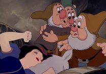 Blancanieves despertándose