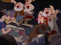 Enanitos acogen Blancanieves