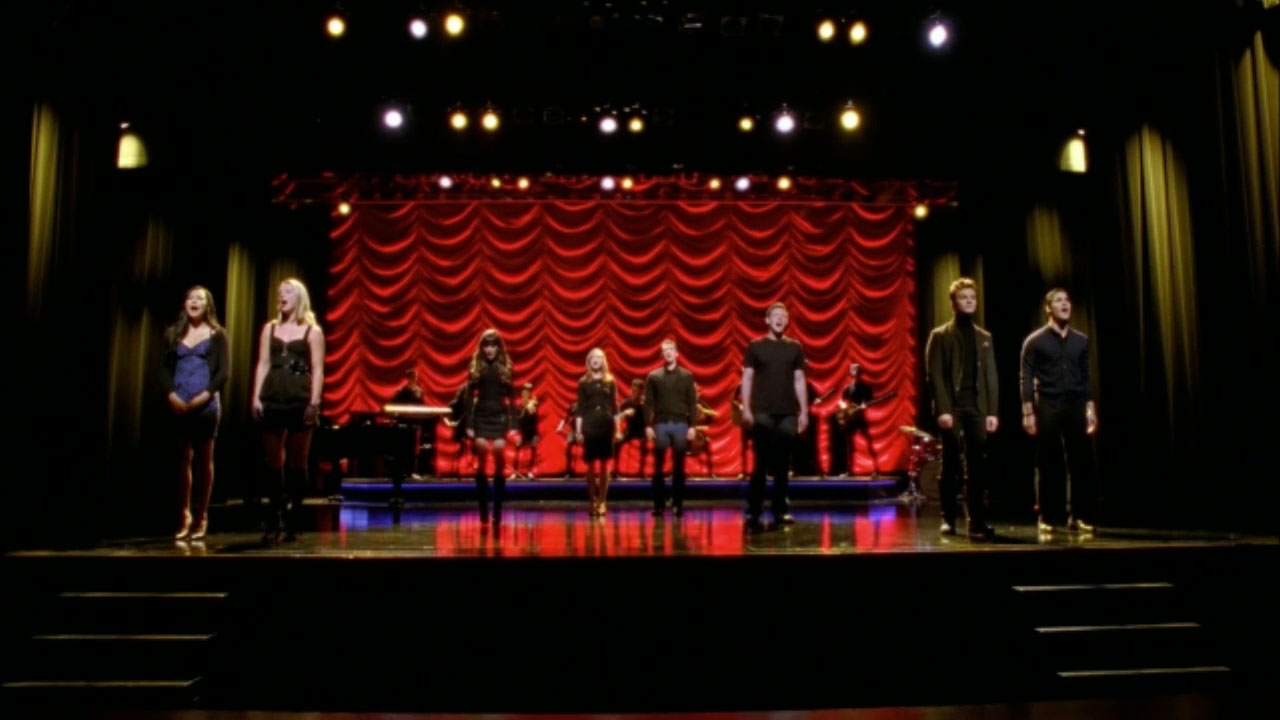 http://images2.wikia.nocookie.net/__cb20121006150233/glee/images/6/6f/Shot0713.png