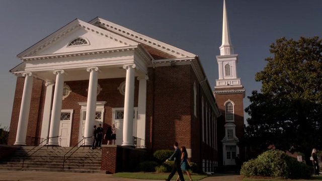 http://images2.wikia.nocookie.net/__cb20121019134514/vampirediaries/images/a/a4/Church.png