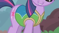 Twilight's vest S1E11
