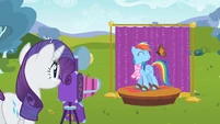 Rainbow Dash on a photo shoot S2E07
