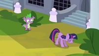Twilight stops walking S3E01