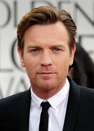 Esq-07-ewan-mcgregor-golden-globes-2012-011512-mdn