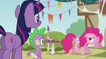 Pinkie walking away S3E03