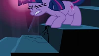 Twilight cracking step S3E2