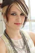 Cassadee Pope