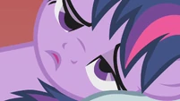 Twilight waking up S1E09