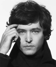 Alexander Vlahos-1