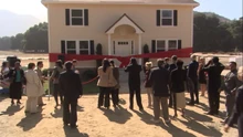 2x02 The One Where They Build a House (103)