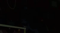 Mysterious traveler throwing the skull S3E5