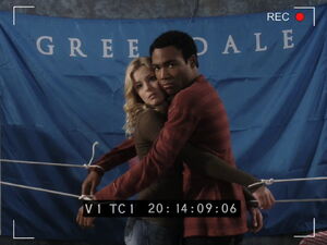 3x08-Britta Troy hug