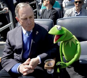 MichaelBloomberg&Kermit-YankeesStadium-(2012-04-13)