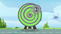Rainbow being spinned by the Dizzitron S3E07