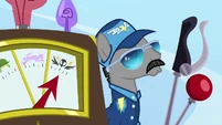 Stallion looks up S3E07