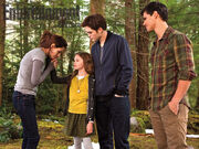 Breaking-Dawn-part-2-Bella-Renesmee-Edward-and-Jacob