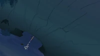 Scootaloo sprints into the cave S3E06