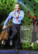 HulaHulaHula--Live