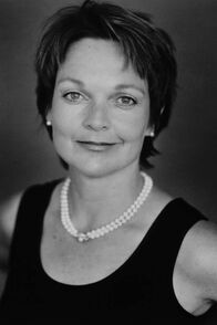 Pamela Reed 2