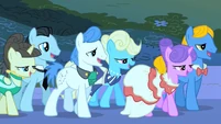 At the Gala background ponies 1 S01E26