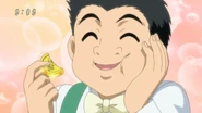Komatsu eating Gourmet Coin