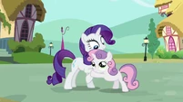 Sweetie Belle hugging Rarity S03E11