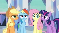 Main ponies have no idea what Pinkie's doing S03E12
