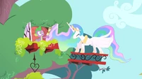 Celestia crashing down S1E15